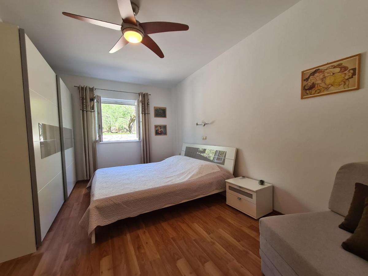 Apartments Linda Palit Exterior foto